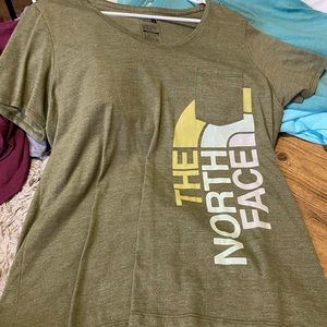 North face women’s tshirt size xl